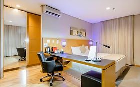 Flat Privilege Osasco Com piscina e academia 1509